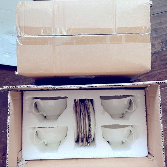 Set of 8 vintage Anthropologie Ville Fleur Cups & Saucers - Picture 5 of 5